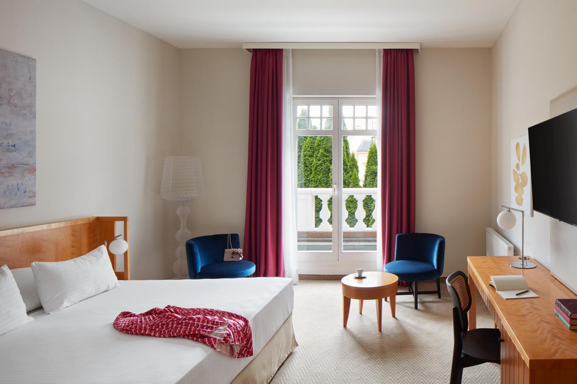 Falkensteiner Spa Resort Marianske Lazne Exterior photo A room at the hotel